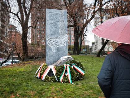 I negazionisti insistono: "Macché foibe erano pozzi"