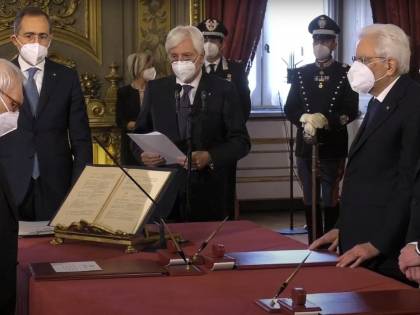 Tg1 interrompe la diretta dell'insediamento di Draghi. E scoppia la polemica