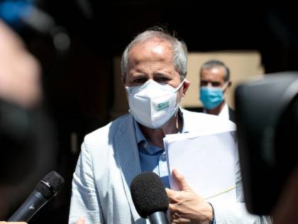 Crisanti choc: "Niente scudo ai vaccinatori"