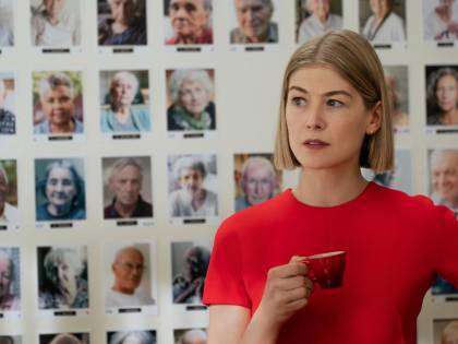 I care a lot, così vengono truffati gli anziani