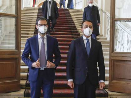 Caos M5S: archiviato il capo. Al Senato la fronda traballa