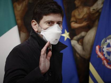 Paura per le varianti e contagi in aumento. L'Italia resta chiusa anche per Pasqua. "Ma è l'ultimo miglio"