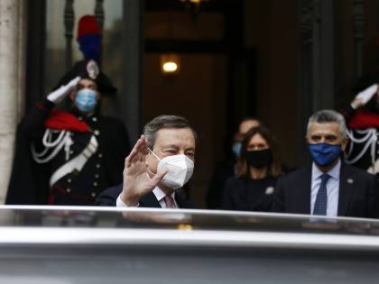 Sottosegretari, il Colle si tira fuori: "Draghi dovrà fare da solo..."