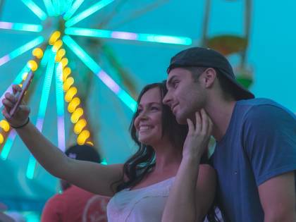 Fotocamera per i selfie? Quella di Oppo ti "insegue"