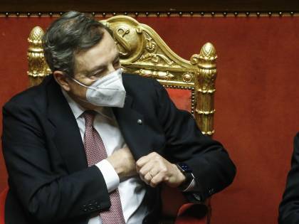 Il Senato dà la fiducia a Draghi