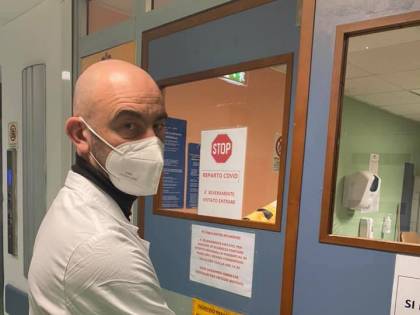 La "nera profezia" di Bassetti: "Terza ondata ci farà del male"