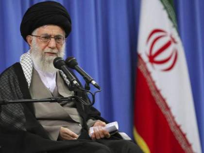 Khamenei tuona: "Anche i personaggi femminili dei cartoni devono portare l'hijab"