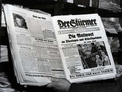 Il mistero dell'uomo che fa "sparire" i cimeli nazisti
