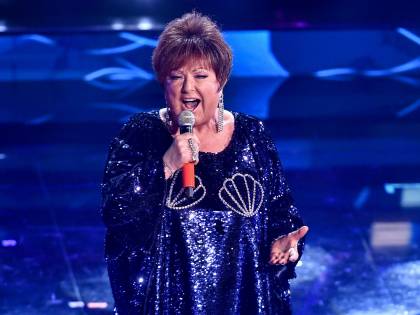 Orietta Berti illumina il palco dell'Ariston