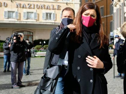 Ultima crociata di Boldrini&Co.: "Cambiare donna nella Treccani"
