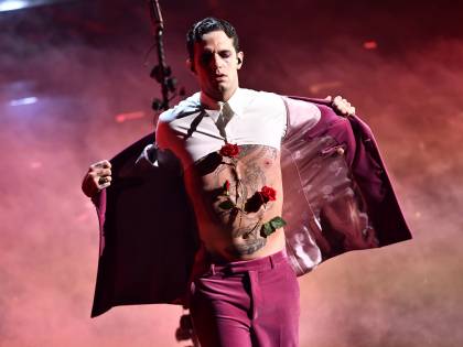 Sanremo, quadro finale per Achille Lauro trafitto e sanguinante
