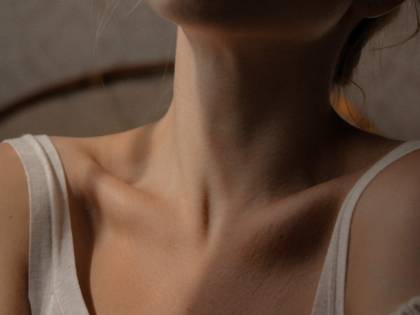 Collo, come rendere tonica la cute in modo naturale