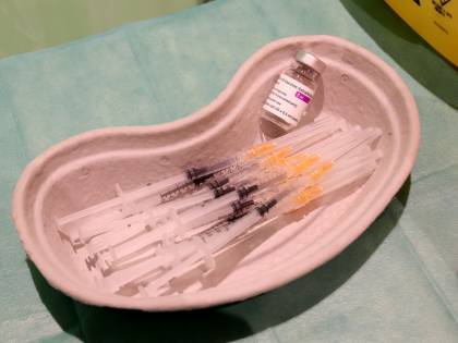 I vaccini entrano in fabbrica: obiettivo 400mila lavoratori