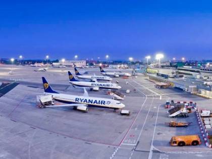 La guerra degli aeroporti tra Pisa e Firenze