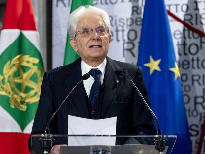 L'ipotesi Mattarella bis per trattenere Draghi
