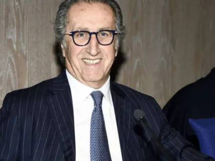 Mondadori accelera sullo shopping