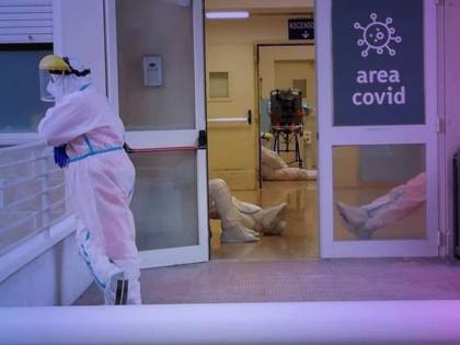 "Mancano barelle e ossigeno". E l'ospedale-Covid chiude per 48 ore