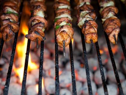 Barbecue sotto accusa: "È inquinante, fa male". E adesso c'è chi lo vieta