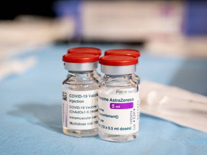Stretta di Bruxelles sull'export di vaccini. Accordo con Londra: "Vantaggi per tutti"