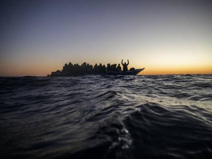 Partenze senza sosta da Libia e Tunisia: diecimila migranti già salpati in tre mesi