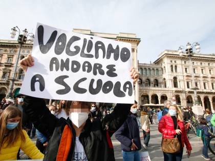 C'è lo sciopero della Dad. Il ministro Bonetti apre. "Dopo Pasqua in classe"