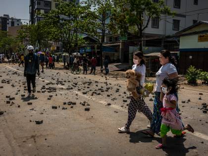 Myanmar, ecco la (inutile) offensiva della Ue. E il regime militare se la prende con i media