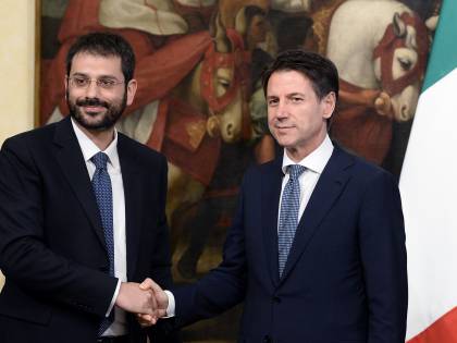 Il grillino furbetto si tiene la casa: "Deve lasciarla, non è più sottosegretario"