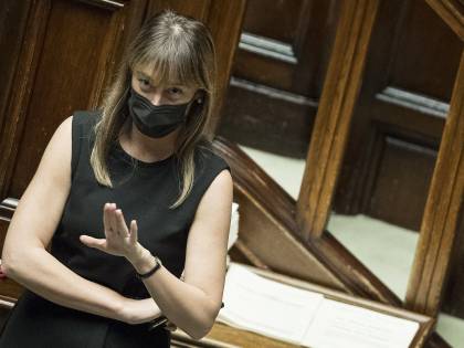 La Boschi "fulmina" Scanzi: "Bugiardo arrogante, perché dobbiamo pagare il canone Rai?"