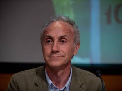Che pena Travaglio e il "bambino ritardato" usato sempre per sbeffeggiare l'avversario