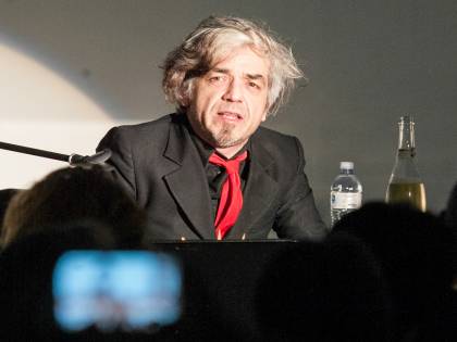 "Perseguita la ex, va processato". Chiesto il processo per Morgan