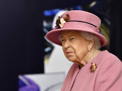 Allarme bomba nella residenza della regina Elisabetta in Scozia