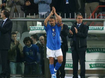 Film, serie, biopic. In tv il calcio si gioca la sua partita infinita