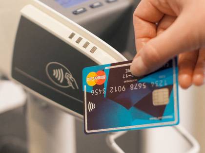 Occhio alla carta, cambia tutto con il cashback: come si usa al supermercato.