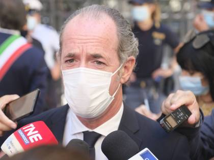 Vaccini, tensione tra Stato e Regioni. Entro fine mese 4,5 milioni di dosi