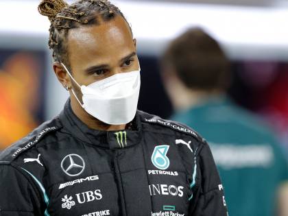 Ora la F1 dura 30 secondi. Più che Gp sono scacchi. E il re è sempre Hamilton