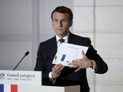 Resa di due latitanti ma i criminali rossi sono già in libertà. L'ultimo appello chic "Macron ci ripensi"
