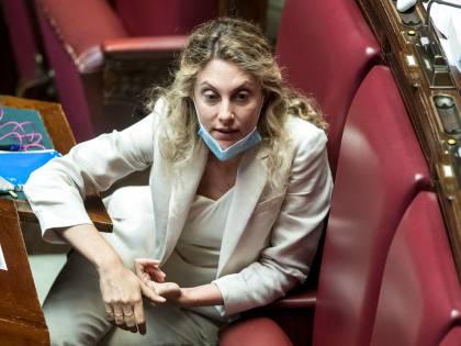 "Cooptazione mascherata", Madia contro Delrio: è guerra nel Pd per la nomina del capogruppo