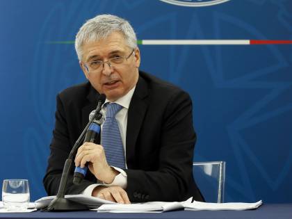 Sostegni, fiducia sul filo per i ricatti dei grillini