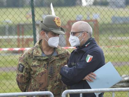 "Siamo in guerra, servono norme da guerra"