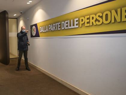 "Il congresso è illegittimo". Nuovo terremoto nel Pd
