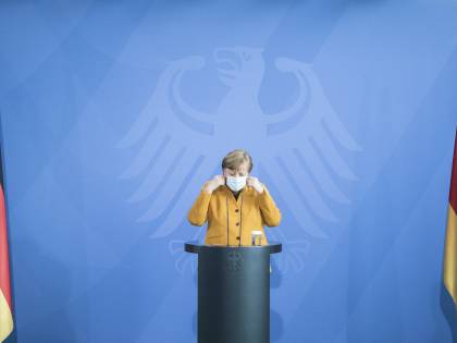 La strana scelta della Merkel: ora inizia davvero l'era Draghi?