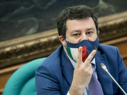 Salvini appoggia Draghi: "Se i dati dicono rosso...". Nuovo scontro con i dem