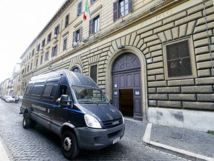 "Venduti 181 dossier riservati". Ora l'ordinanza incastra Biot