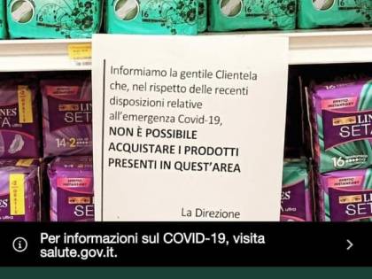Assorbenti vietati dopo le 18: "O dimostri di averne necessità"