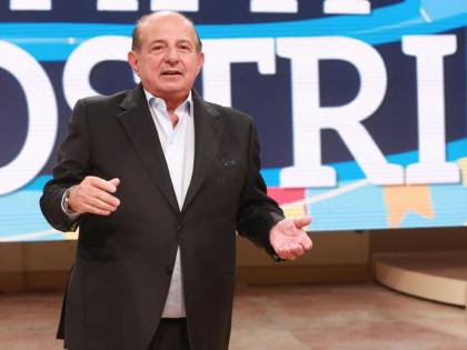 "Magalli sostituito ai Fatti Vostri". E lui reagisce così col Tapiro