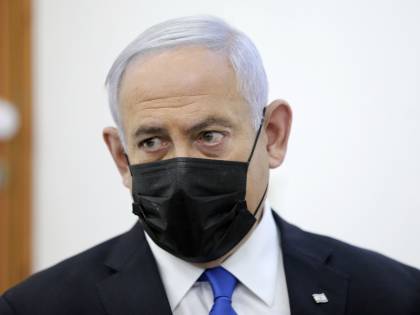 Netanyahu più vicino al governo. Ma il processo lo preoccupa