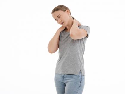 Cervicalgia, gli esercizi per alleviare il dolore