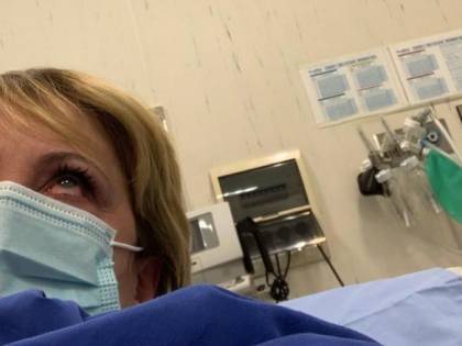 Debora Villa finisce in ospedale: "Intossicata ma ancora viva"