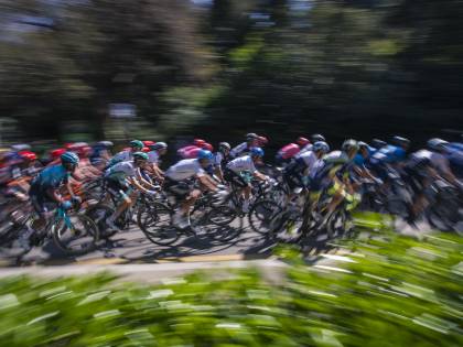 Povero ciclismo, non bastava la fatica. Ora c'è il Grande Fratello ambientalista