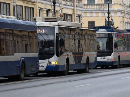 I Nas: "Tracce di virus su bus e metro". Viminale ai prefetti: vigilare sui viaggi